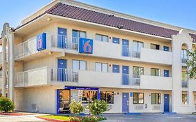 Motel 6 Phoenix West 2*